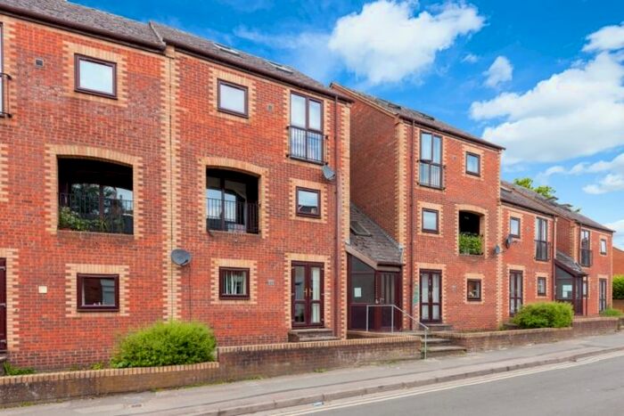 2 Bedroom Flat To Rent In Causeway, Banbury, OX16