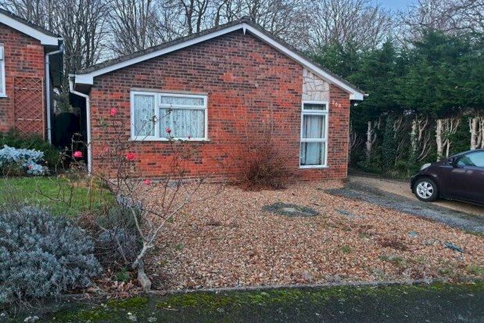 3 Bedroom Bungalow To Rent In Grasmere Way, Leighton Buzzard LU7