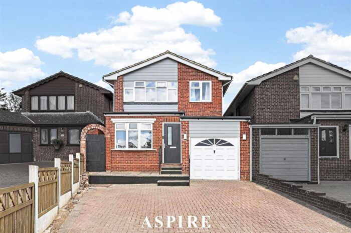 4 Bedroom Detached House For Sale In Downer Road North, Benfleet, SS7