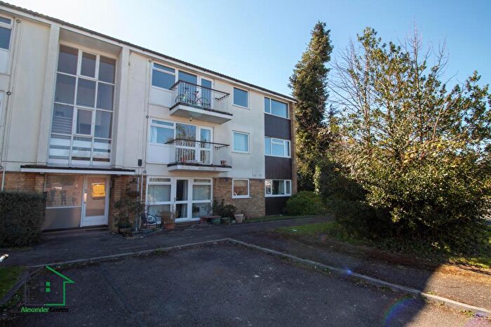 3 Bedroom Flat To Rent In Lingholme Close C Ambridge, CB4