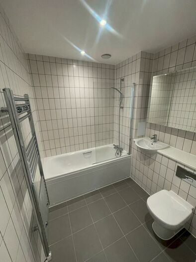 3 Bedroom Flat To Rent In Mast Street, IG11