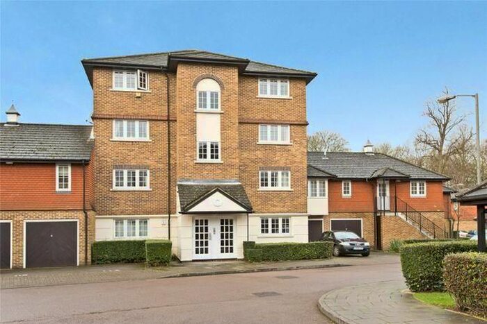 2 Bedroom Flat To Rent In Selhurst Close, London, SW19