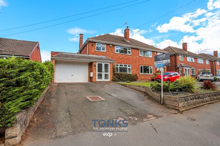 3 Bedroom Semi-Detached House For Sale In Rosemary Road, Halesowen, B63