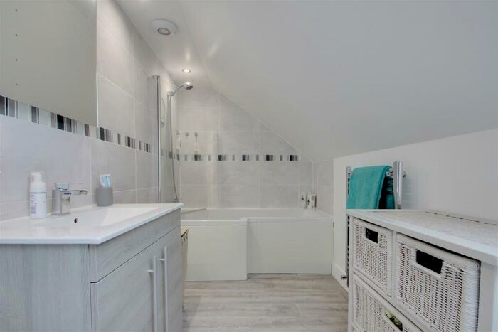 4 Bedroom Detached Bungalow For Sale In Wiston Close, Worthing, BN14