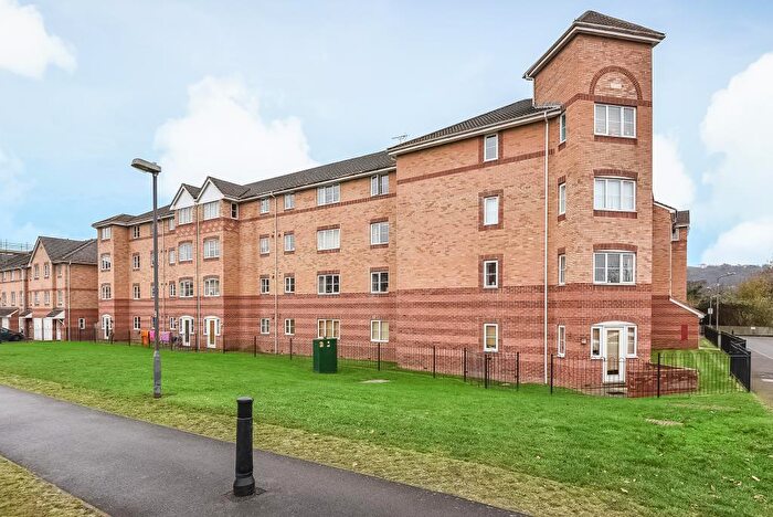 2 Bedroom Apartment To Rent In High Wycombe, Buckinghamshire, HP13