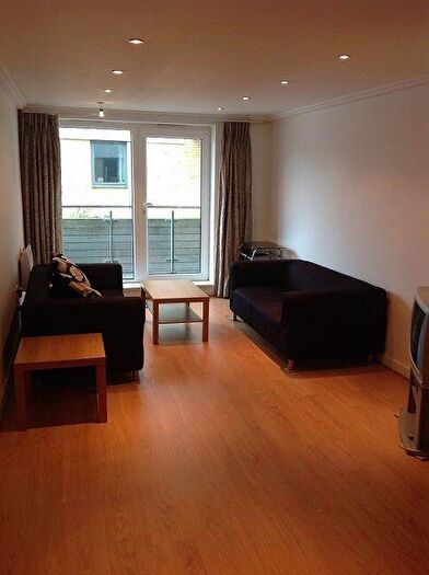 2 Bedroom Apartment To Rent In Sharpthorne Court -, P13