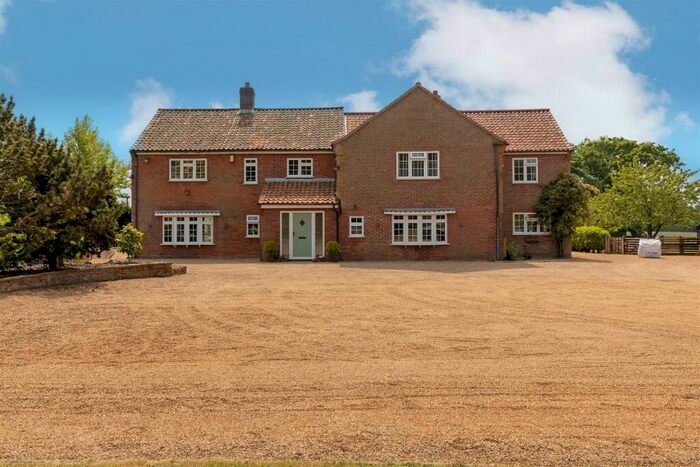 6 Bedroom Detached House For Sale In Skeyton, NR10