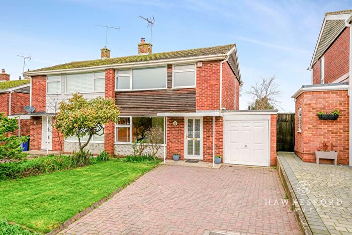 3 Bedroom Semi-Detached House For Sale In The Poles, Upchurch, Sittingbourne, Kent, ME9