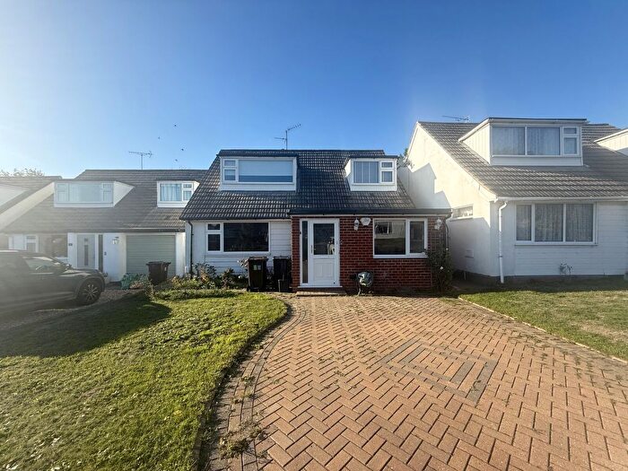 1 Bedroom Flat To Rent In Wessex Gardens, Twyford, Reading, Berkshire, RG10