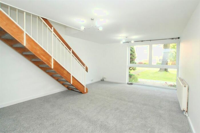 2 Bedroom Flat To Rent In Rodwell Court, Walton-On-Thames, Surrey, Surrey, KT12