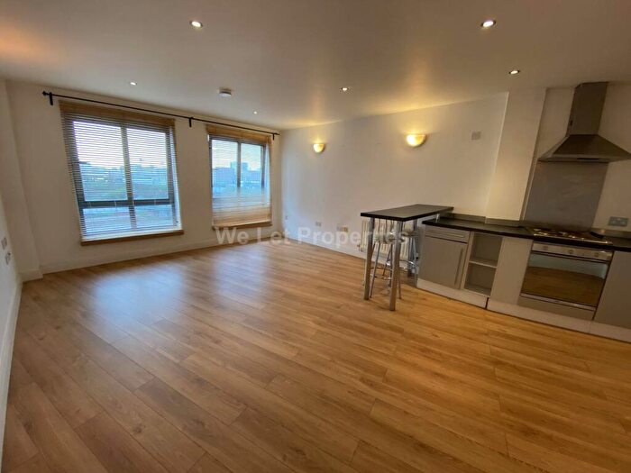 1 Bedroom Apartment To Rent In Lake House, Castlefield Locks, M15