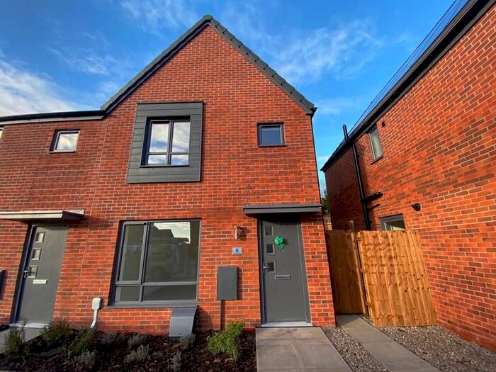 3 Bedroom End Of Terrace House To Rent In Crystal Crescent, Malvern, Worcestershire WR14