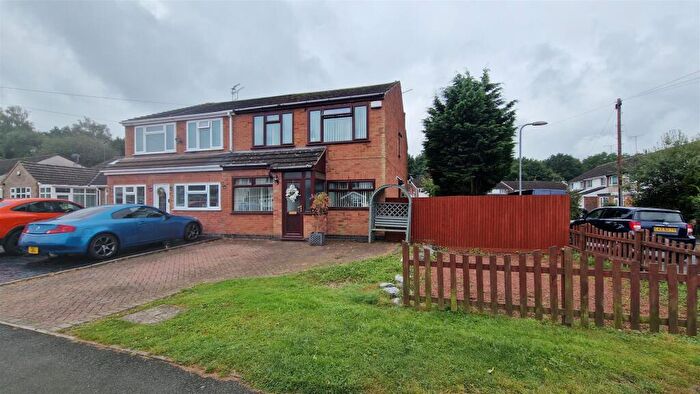 4 Bedroom Semi Detached House For Sale In Craven Avenue, Binley Woods, Coventry, Warwickshire, CV3