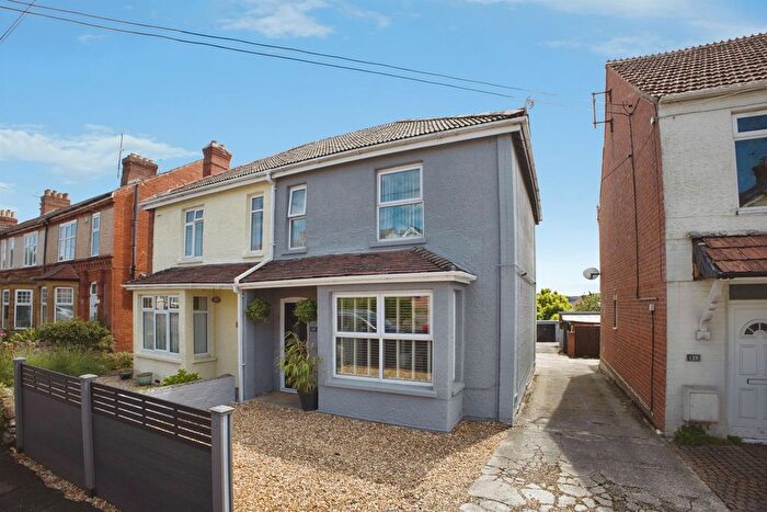 4 Bedroom Semi-Detached House For Sale In Preston Road, Yeovil, BA20