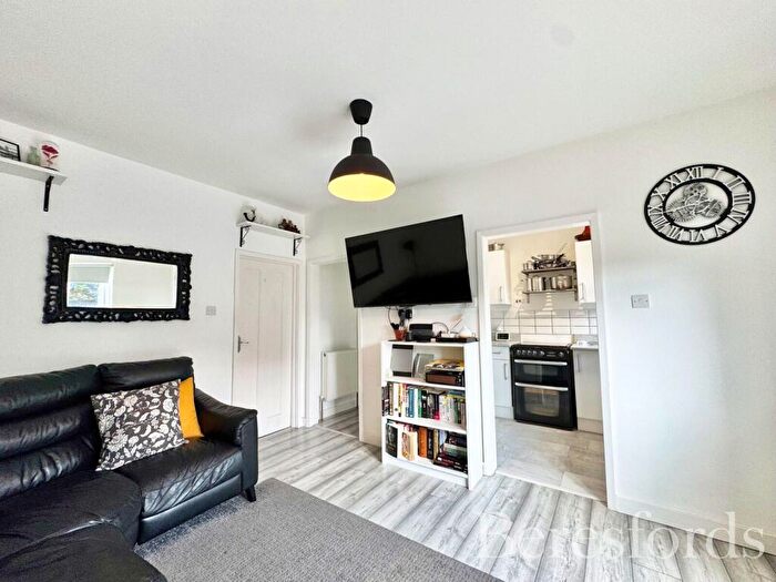 2 Bedroom Bungalow For Sale In Betterton Road, Rainham, RM13