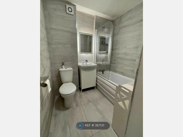 2 Bedroom Maisonette To Rent In Lion Court, Borehamwood, WD6