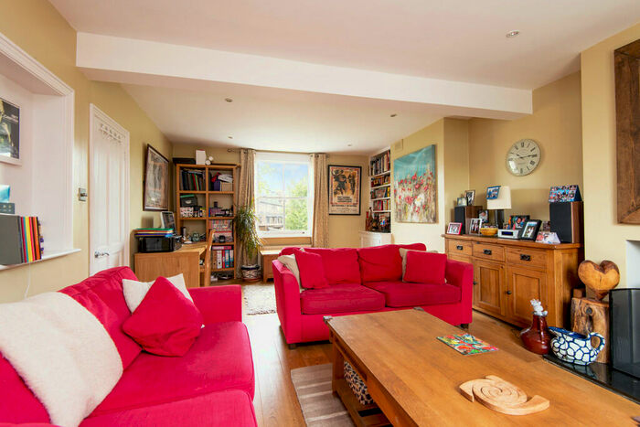 3 Bedroom Semi Detached House To Rent In Croston Street, Hackney, E8