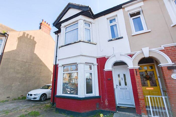3 Bedroom Semi-Detached House To Rent In High Street, Southend-On-Sea, SS3