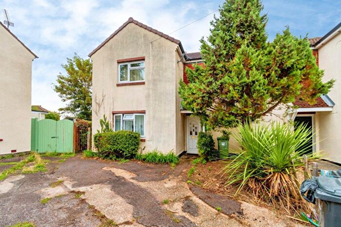 3 Bedroom Semi Detached House For Sale In The Quadrangle, Eastleigh, SO50