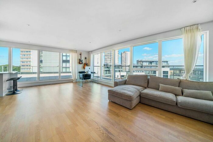 2 Bedroom Flat To Rent In Pump House Crescent, Brentford, TW8