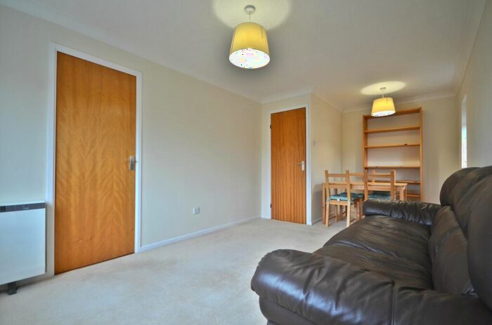 1 Bedroom Apartment To Rent In Simmonds Close, Bracknell, RG42
