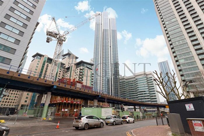 2 Bedroom Apartment To Rent In Hampton Tower, Southquay Plaza, E14