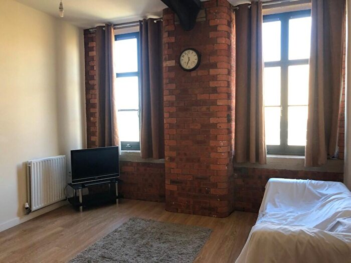 1 Bedroom Apartment To Rent In Mill Street, Bradford, BD1