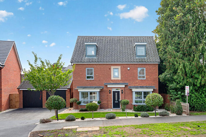 5 Bedroom Detached House For Sale In Sulgrave Street, Kettering, NN15