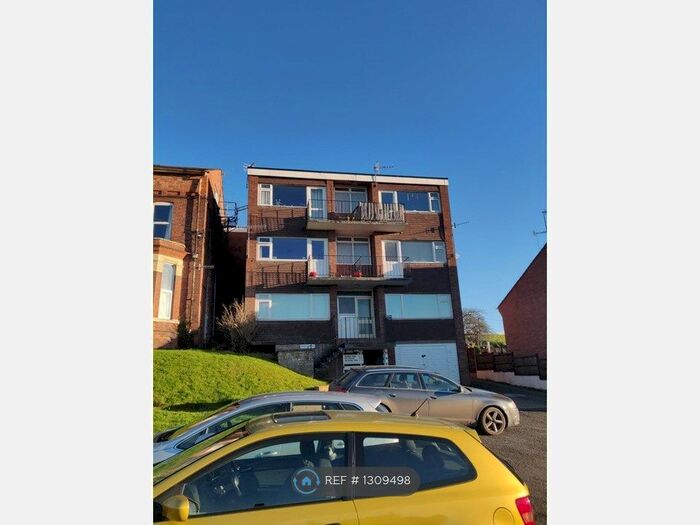 2 Bedroom Flat To Rent In Caversham Court, Worcester WR3