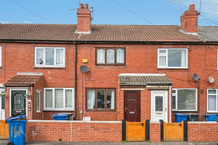 2 Bedroom Terraced House For Sale In Daw Lane, Bentley, Doncaster, DN5