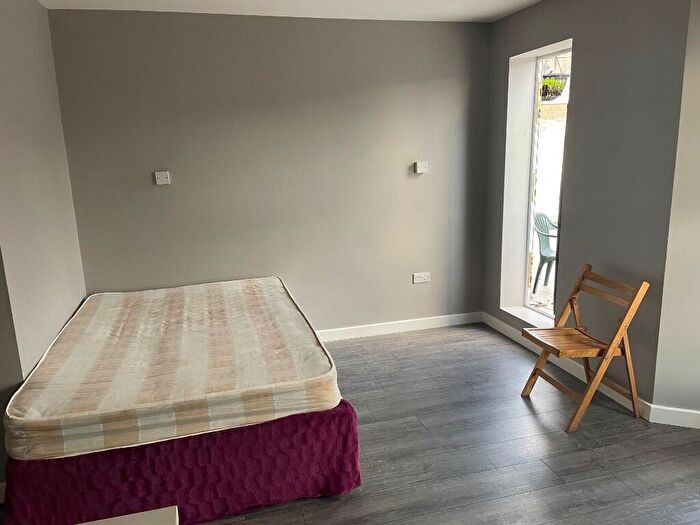 Studio To Rent In Hamlet Court Road, Westcliff-On-Sea, Essex, SS0