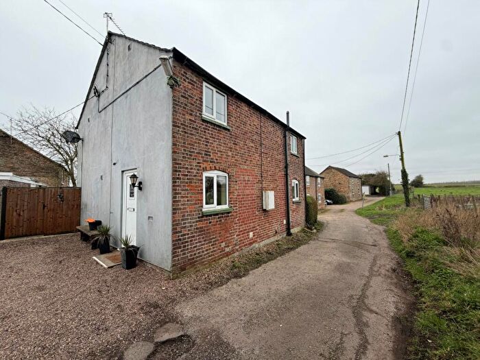 2 Bedroom House For Sale In Hallams Lane, Timberland, LN4