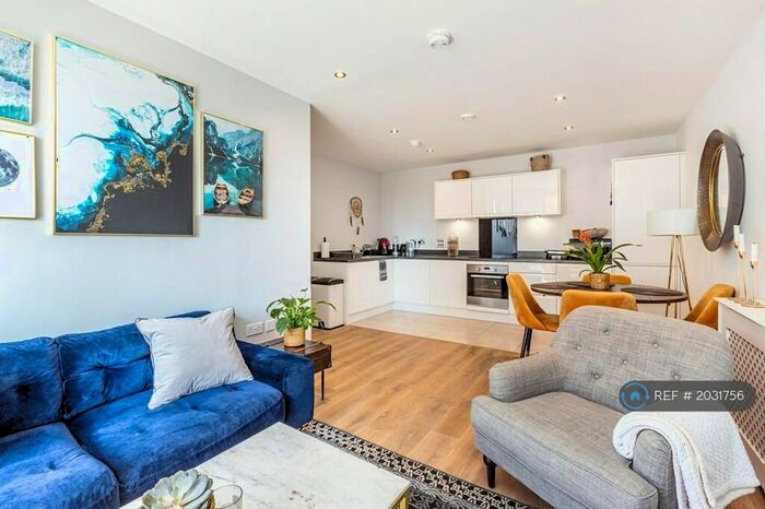 2 Bedroom Flat To Rent In Cortland House, London, SE20