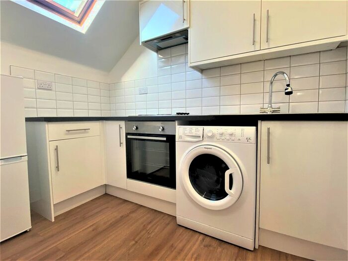 1 Bedroom Flat To Rent In Off London Road, Evington Road, Leicester, LE2