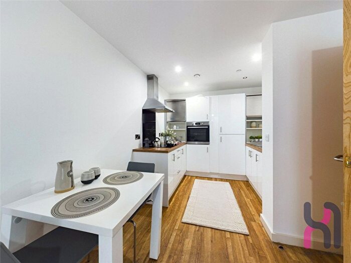 1 Bedroom Flat To Rent In Salford, M50