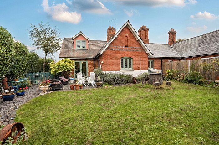 4 Bedroom Semi-Detached House For Sale In Cricket Hill, Finchampstead, Wokingham, Berkshire, RG40