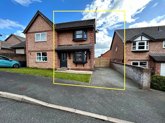 2 Bedroom Semi-detached House For Sale In Conolly Close, Penrhyn Bay, LL30