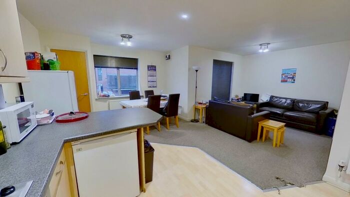 2 Bedroom Flat To Rent In Flat Royal Victoria Court, NG7