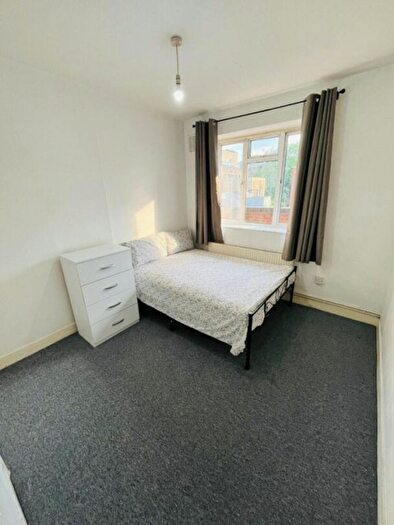 4 Bedroom Flat To Rent In Kilburn Vale, London, NW6