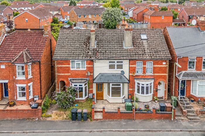 2 Bedroom Terraced House For Sale In Millway Road, Andover, SP10