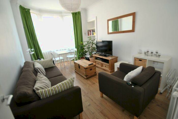 1 Bedroom Flat To Rent In Elizabeth Street, Cessnock, Glasgow, Lanarkshire, G51