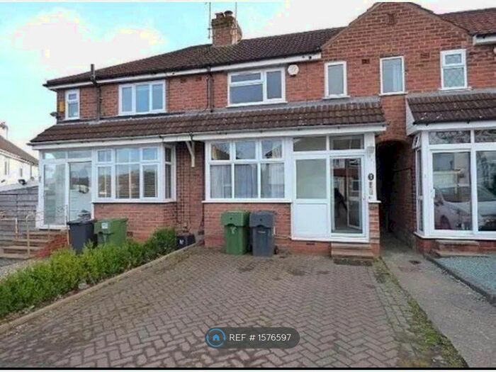 3 Bedroom Semi-Detached House To Rent In Barrington Road, Rednal, Birmingham, B45
