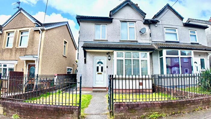 Property For Sale In Cefn Fforest Avenue, Cefn Fforest, NP12