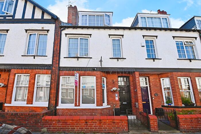 5 Bedroom Terraced House For Sale In Queen Annes Road, York, YO30
