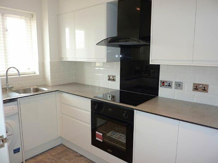 2 Bedroom Flat To Rent In Heath Court, Stanley Close, New Eltham, SE9
