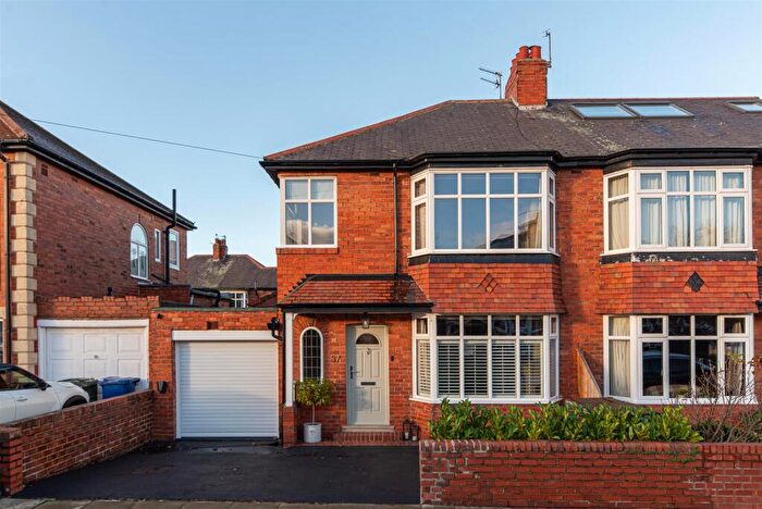 3 Bedroom Semi-Detached House For Sale In Cotswold Gardens, High Heaton, Newcastle Upon Tyne, NE7