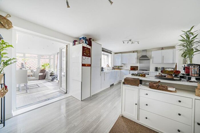 4 Bedroom Link Detached House For Sale In Herwick Lane, Waterlooville, PO7