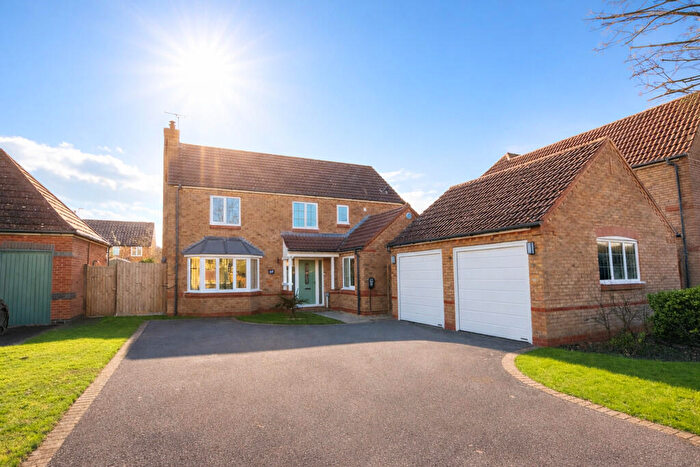 4 Bedroom Detached House For Sale In Lawford Lane, Bilton, CV22