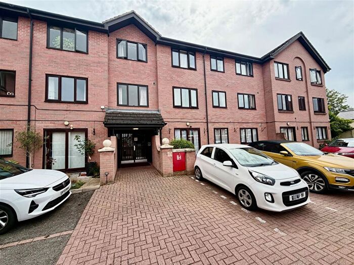 2 Bedroom Flat For Sale In Henry Street, Gloucester, GL1