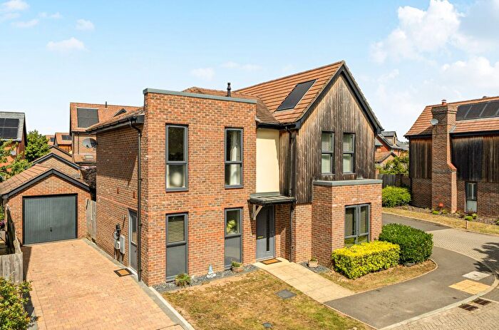 4 Bedroom Detached House For Sale In Pear Tree Close, Arborfield Green, Reading, Berkshire, RG2